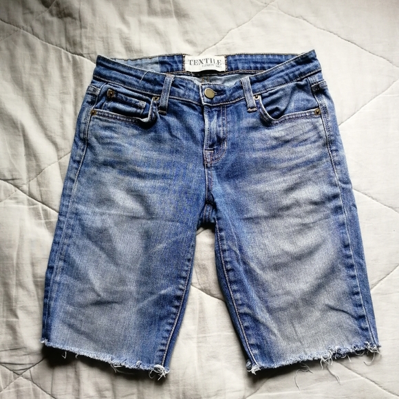 TEXTILE ELIZABETH and JAMES Debbie Bermuda Denim shorts W26 - Picture 1 of 6
